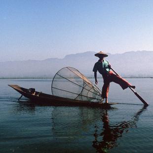 Burma Inle Lake DP980333 © Marilène Dubois 1998